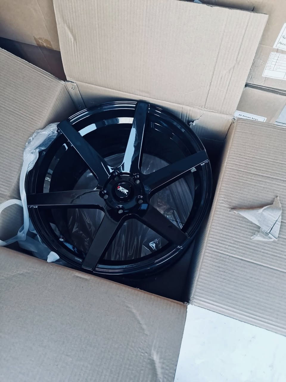 تخم ويل Emotion R Wheels الخسفه القويه وبلوكه قويه جدآ  حجم 18 تو سايز الخلفي 10 ونص امامي 9 ونص سعر التخم جديد فقط 675 الف  ( استخدام يومي / او استعراضات / او وياله دوسات ) 🔥🖤

تايون وليس صيني ❗️💭⚠️

ومتوفر سايز واحد او تو سايز #باليعجبك  #لون_اسود فقط ❗️🤍

يرهم جارجر جالنجر اوباما موستنك نيسان Z  كولف R او كولف عاديه كيا ستنكر Bmw مارسيدس جنسيزز الكوري ب صوره عامه ..  دز نوع سيارتك اجاوبك يرهم او لا 🤍 

بيع فقط قطع محدوده ضاله لا يوجد مراوس مكاني بغداد 

ويل فقط جديد بل كارتون صور الويل ب تايرات عرض ك شكل لويل ❗️❗️

الواتساب 📲👇🏻: ***********
https://wa.me/964***********

متوفر توصيل حصرآ شركة الوسيط 📍 
تاخذ على التخم 40 الف لكل محافضات او بغداد
