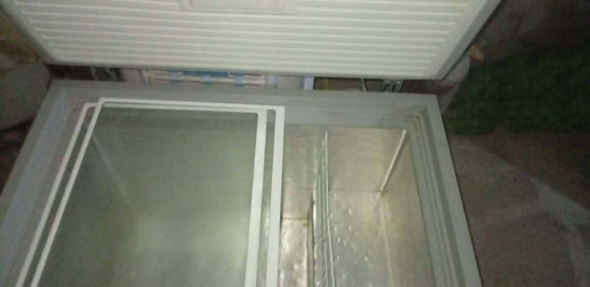 سلام عليكم مجمده نضيف مستعمله للبيع مكاني حلة ثورة 
رقمي ***********
