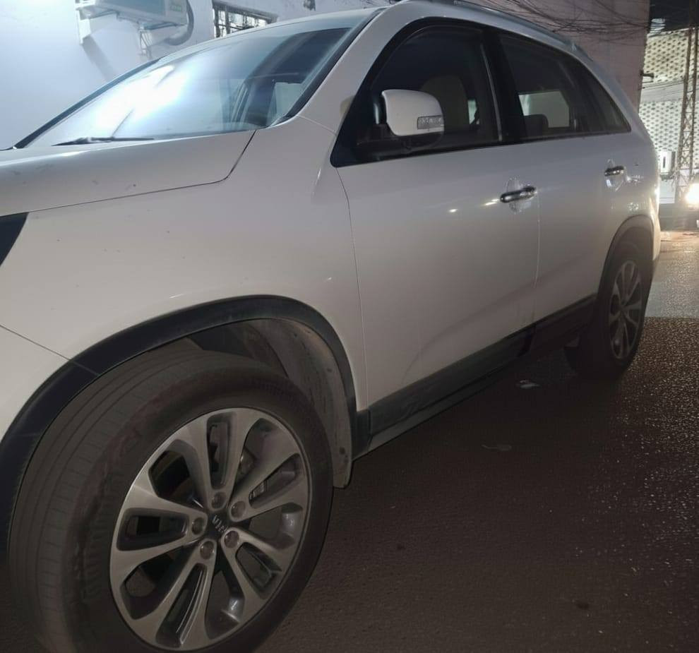 سورنتو للبيع موديل 2015
مكفوله كفاله عامه. 

السياره جديده. ماشيه 105 حقيقي 

 السياره علئ وضع الشركه. 

محرك 3500 6سلندر

7راكب بنوراما

رقم بغداد الجديد

هزه جديده

السعر 190 وبيها مجال 
للاتصال ***********
#سورنتو_جديده
