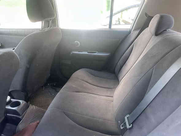 فيرسا ٢٠٠٨ بيها عكس السايق ماشيه ٧٤ حقيقي محرك ١٨٠٠ مكانها بغداد العامريه *********** رايدها ب٨٠
