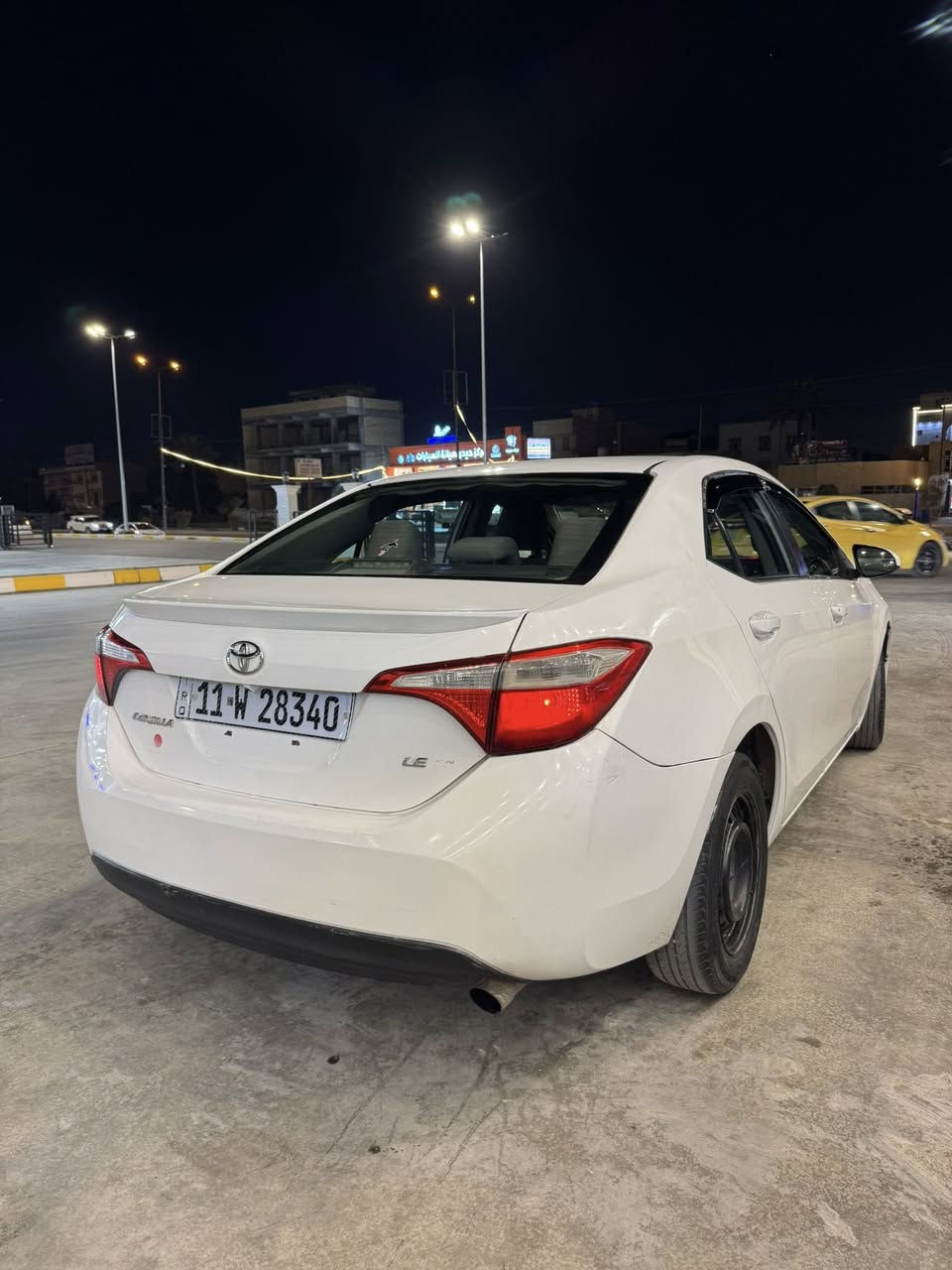 السلام عليكم كورلا 2014 le للبيع 
وارد امريكي
(((كير قطره AT))) المرغوب قليل بهذا الشكل
 المسافة المقطوعة: [150الف ميل]وقابل للزيادة 

الصدر كله جديد + دسكات وفلنجات جدد
تخم تاير جديد 

الحادث 
جاملغ خلفي وقبغ جنطه 
((بيه صبغ الجاملغات الخلفيه. وقبغ الجنطه مبدل ومصبوغ))
يعني 3 قطع صبغ فقط سونار موجود (السيارة بدون دواخل)

السيارة نضيفة جدا وممتعوبه مال بيت ومحافضين عليه 

 السعر: [130$] ومجال بسيط
 للاتصال: [***********]
العنوان: بغداد حي الخضراء
