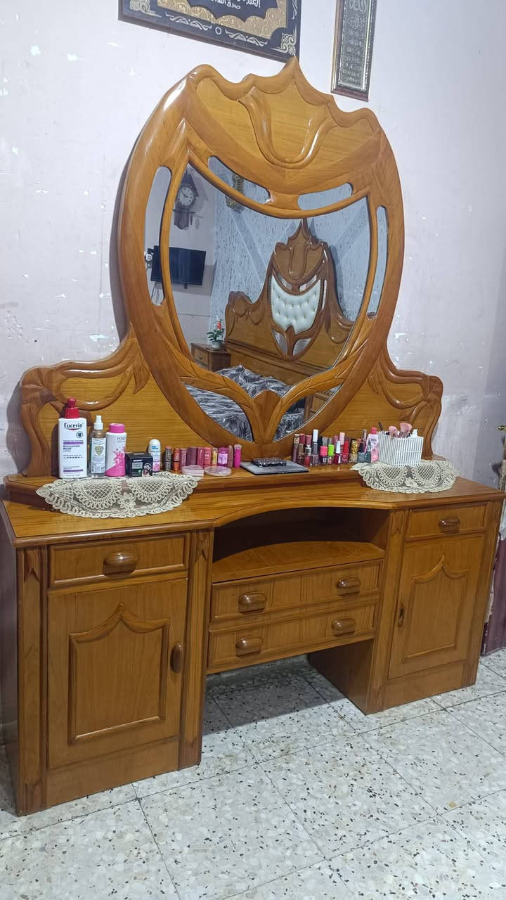 غرفه تسكام صاج داخل وخارج ام السته طابقين ظهر جرجوبه نقش بورمي الغرفه جديده نظافه 99/100 استعمال 6أشهر 5ملم مكاني محاويل للاتصال ع الرقم ***********
