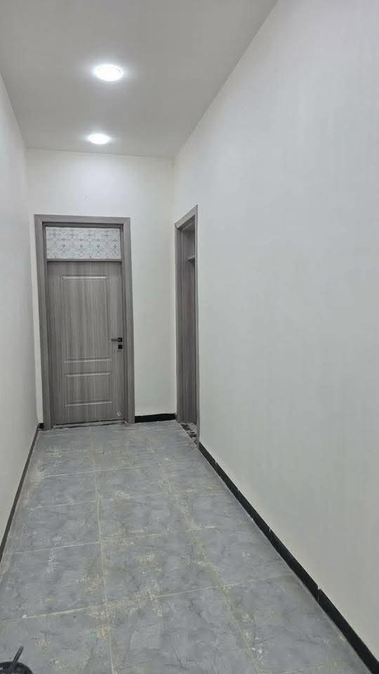 🏡 2 بيوت للبيع_بناء حديث
الديوانية / مجمع توحيد العفلوكي طريق السنيه السياحي وره سكة القطار شارع المركز ب البداية بعد 50 متر عن الشارع . 
🔸طابو زراعي سند 25  . 
المساحة 135م² – طابق واحد
🔹 2 غرفه نوم + استقبال + صالة
🔹 3 صحيات
🔹 مطبخ
🔻 ملاحظة : لا نعمل بالاقساط 
📞 للاستفسار: ***********
