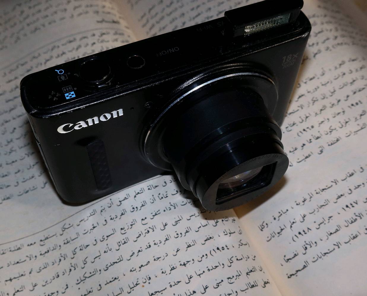 السلام عليكم كاميرا canon powershot sx610hs بيها مشكلة صغيرة فقط باب العدسة الجوة ما يشتغل موضح في الصور عدا هاذا كلشي بي شغال السعر 200‪ الف قفل