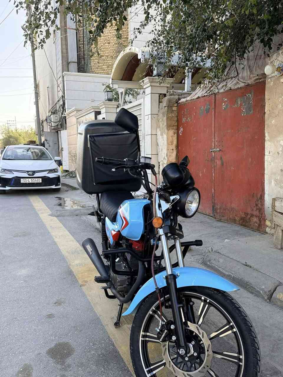 سلام عليكم شباب شاينك للبيع رقم الدراجة (ناصرية) أنا رقمتها ومشيت ب معملتها أسبوع كامل كمل علية 350 ألف لوحات ثنين لوحة على دراجة ولوحة مضمومة والرقم حلو السنوية موجودة وبأسمي ورقم على قاعدة حديد أصلية الدهن لي أستخدمة موتل سعر التر 17 ألف من القيثارة وعندي زوج ربلات درع هدية وي الدراجة وعليها لايت زنون مروحة سعره 50 ألف مال سياره والصندوق والتجوه هدية سعر الدراجة  (2050) وبيها مجال بسيط وسلامتكم وخوان رجاء أخوي لي ما يشتري لا يتصل مع كامل التقدير 
رقمي : *********** مكاني :الأدارة المحلية
