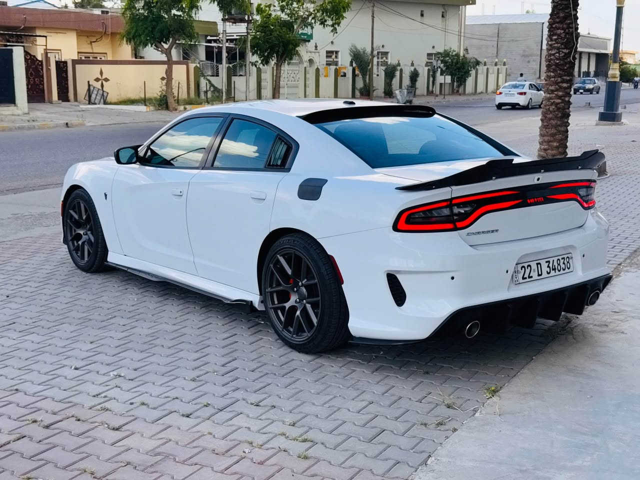 السلام عليكم 
دوج جارجر 2015 SXT 
محدث هيليكات 23
بونيد بلادي موجود مابي صبغ
بدون ضربه بدون صبغ 
سياره باسمى 
سنويه جديده
بطاقه بنزين 
شاشه جبيره
ويل حجم 20 
بدون مصرف سياره مصروف عليها مابي دينار مسرف
كير محرك بشرط 
صدر امامي خلفي بشرط
كمبرسير جديد شادلها صار يومين تبريد ثلج
ماشيه 146 mi
سعر 188
مكان كركوك
*********** كركوك, العراق

