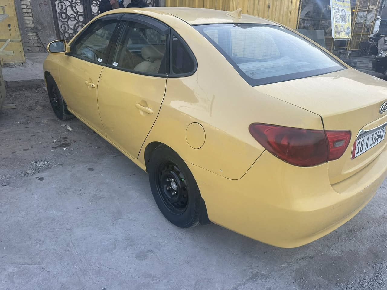 سلام عليكم انترا موديل 2010
وارد امريكي. قطعتين تبديل الباقي ليبل واحد
رقم بابل نكليزي تحويل مباشر
جاهزه صدر تبريد كير كله جاهزه 
مكينه بيه بدايت تبخير خيط بسيط
السعر  ٨٧
الستفسار ***********
