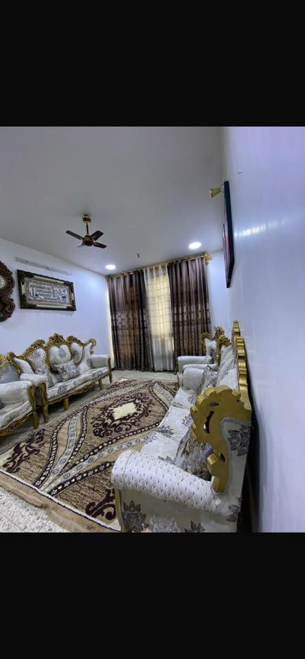 سلام عليكم بيت مساحة ١٥٠متر طابو زراعي ٥في٣٠غرفتين نوم وصالة واستقبال حمام داخلي حمام خارجي منور وترك خلفي الاستفسار الاتصال على رقم***********
