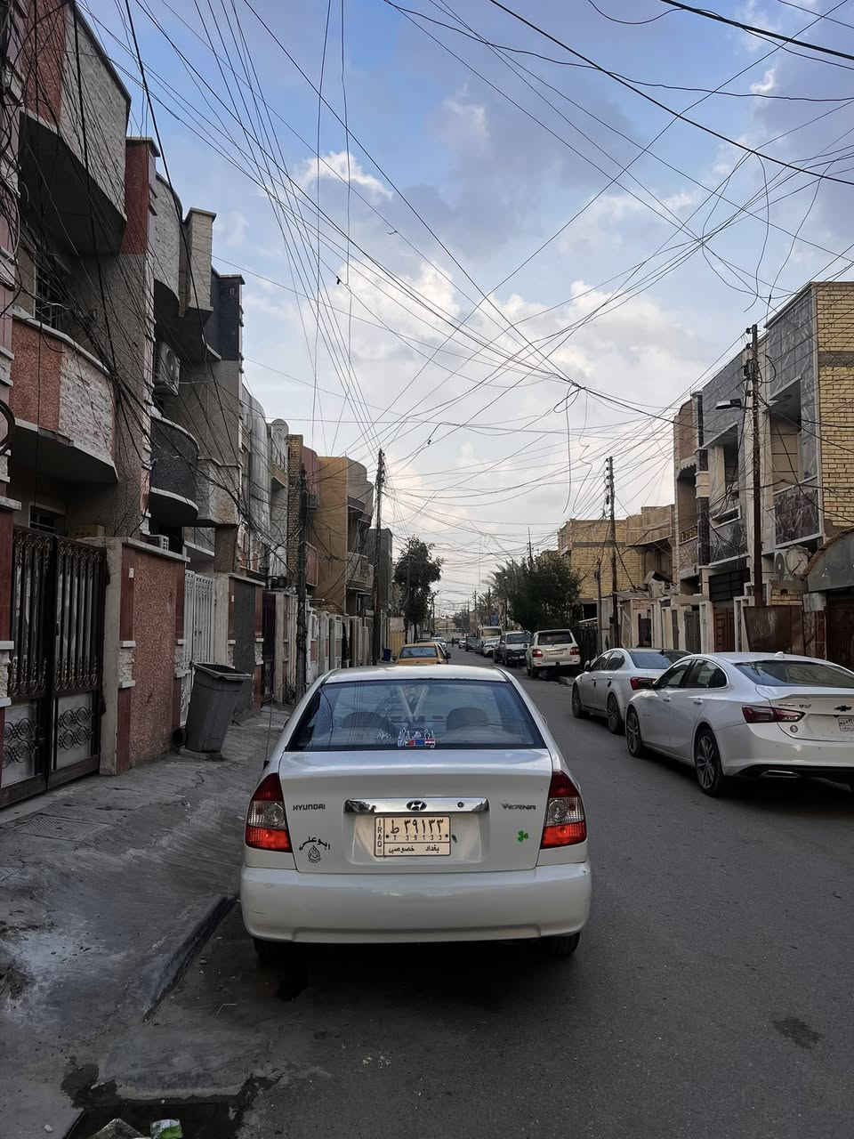 تحيه طيبه ❤️فيرنا موديل 2015 سياره كفاله من الصبغ بيها بارد قليل ب البنيد والجاملغ الخلفي 
وباقي السياره شوف العين 
سياره دوشمه جديده 
تخم تاير خط ابيض  و تخم ويل جدد 
ماشيه 155 الف 
سياره كير عادي ✅ 
مكينه بيها تنقيص شي قليل 
مكان السياره بغداد 
*********** مكاني بغداد البنوك 
ملاحضه بدون غراض 
سعرها 77وبيها مجال

