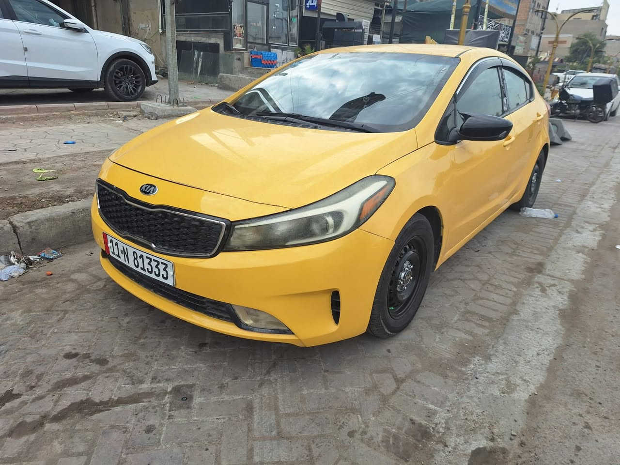 السلام عليكم                                                                             

كيا فورتي 2018 للبيع 

السيارة وارد أمريكي بيها الباب الورا السايق مبدل وصور الحادث موجودة بالمنشور  
 
محرك وگير مكفولات وتخم تاير وصدر  جديدات 
رقم بغداد تحويل ثاني يوم

وعليهة منظومة زنون ناصي عالي  وشاشة اندرويد سيارة كاملة مكملة مابيهة اي نواقص ومواصفات الفورتي المعروفة نظام قيادة سبورت وتحكمات ستيرن وشاشة اعطال وغيرها 

سعر السيارة : 115 وبيها مجال للشراي 

رقم صاحب السيارة : ***********
