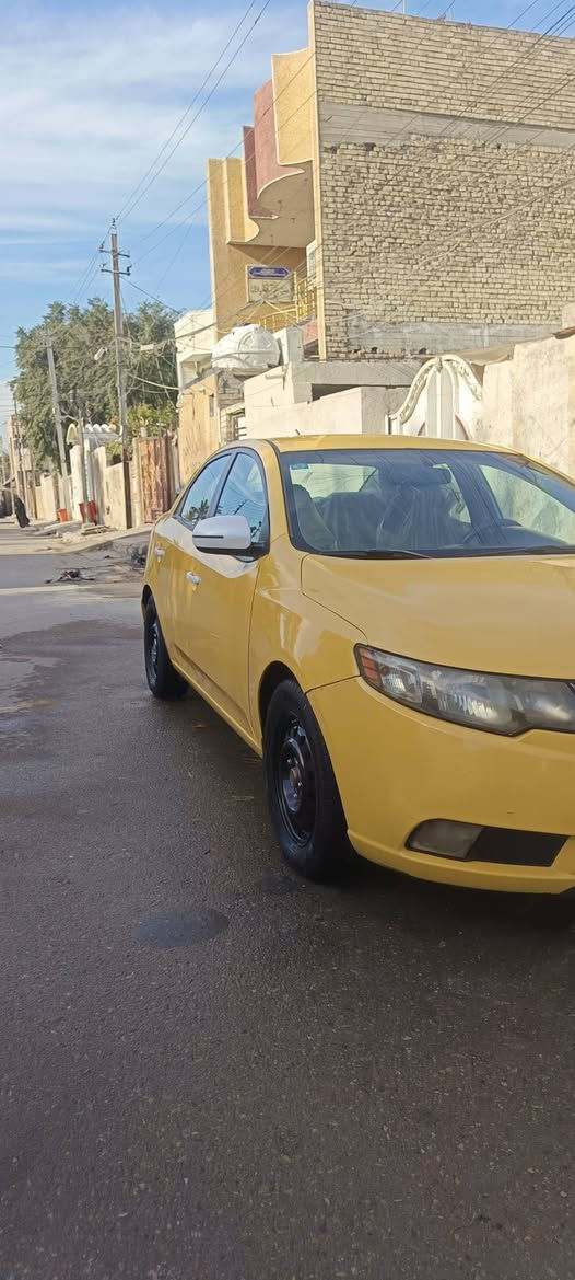 سلام عليكم فورتي  موديل 12 مكينه 2000 حادث جاملغ تبديل جاملغ دوشمه جديده مكينه خرسه، تبريد ثلج كله شغاله تخم تاير جديد صدر جديد وارد امريكي رقم بغداد. مكاني مدينه الصدر رقمي ***********🌹
