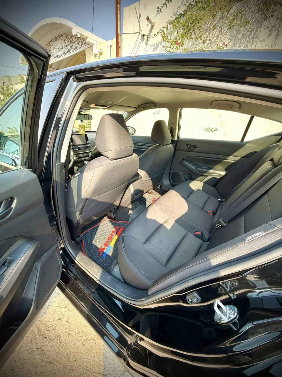 السلام عليكم نيسان التيما موديل 24  رقم ديالى شهداء صور الحادث موجود رقم شاصي مرفق مواصفات SV السعر 150 وبيهة مجال ان شاء الله ***********
