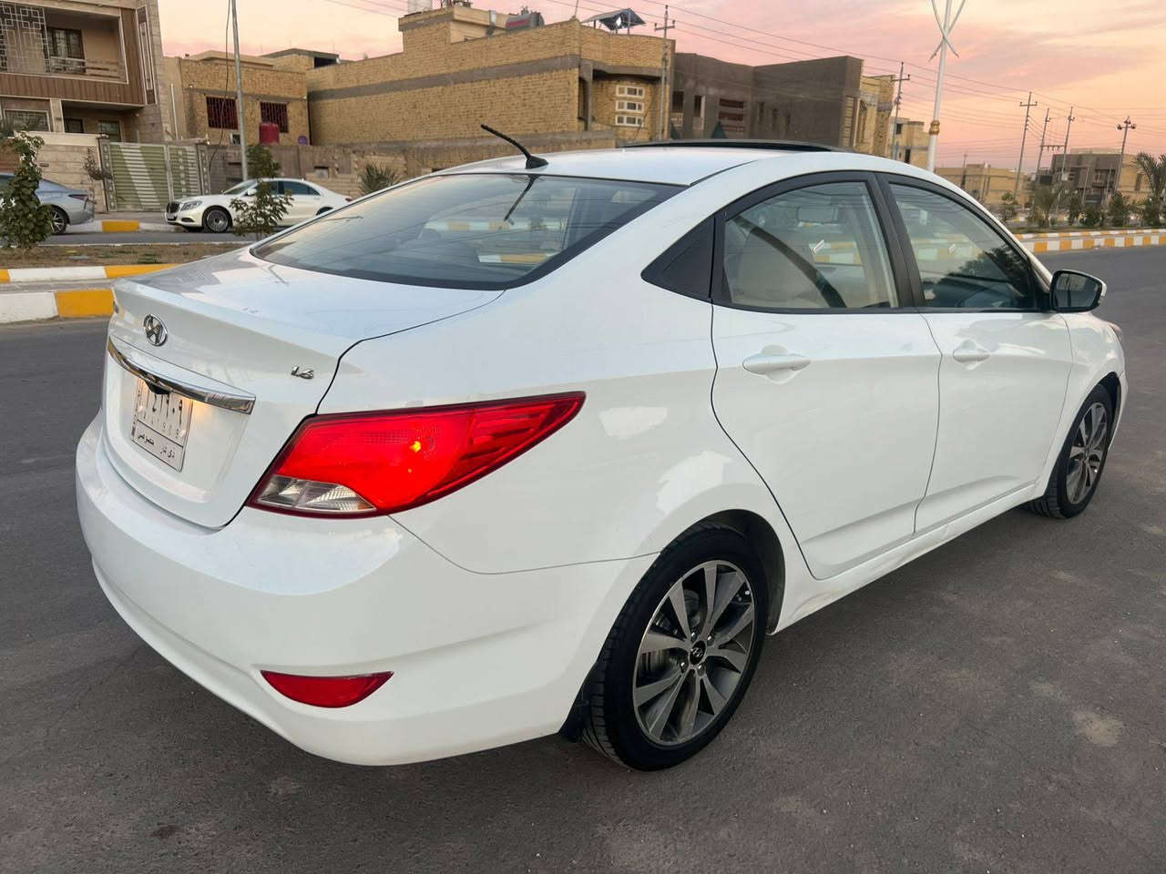 السلام عليكم 
اكسنت 2016 رقم ذي قار تحويل خليجي مكفوله كفاله عامه ضربه وصبغ وتبديل وفتح سيارة جديدة بلكارتون فول مواصفات محرك 1600 كفاله 
السعر 113  وبيها مجال بسيط
الشراي يتصل وبلخدمه 
 *********** مكان السيارة ناصريه مركز
