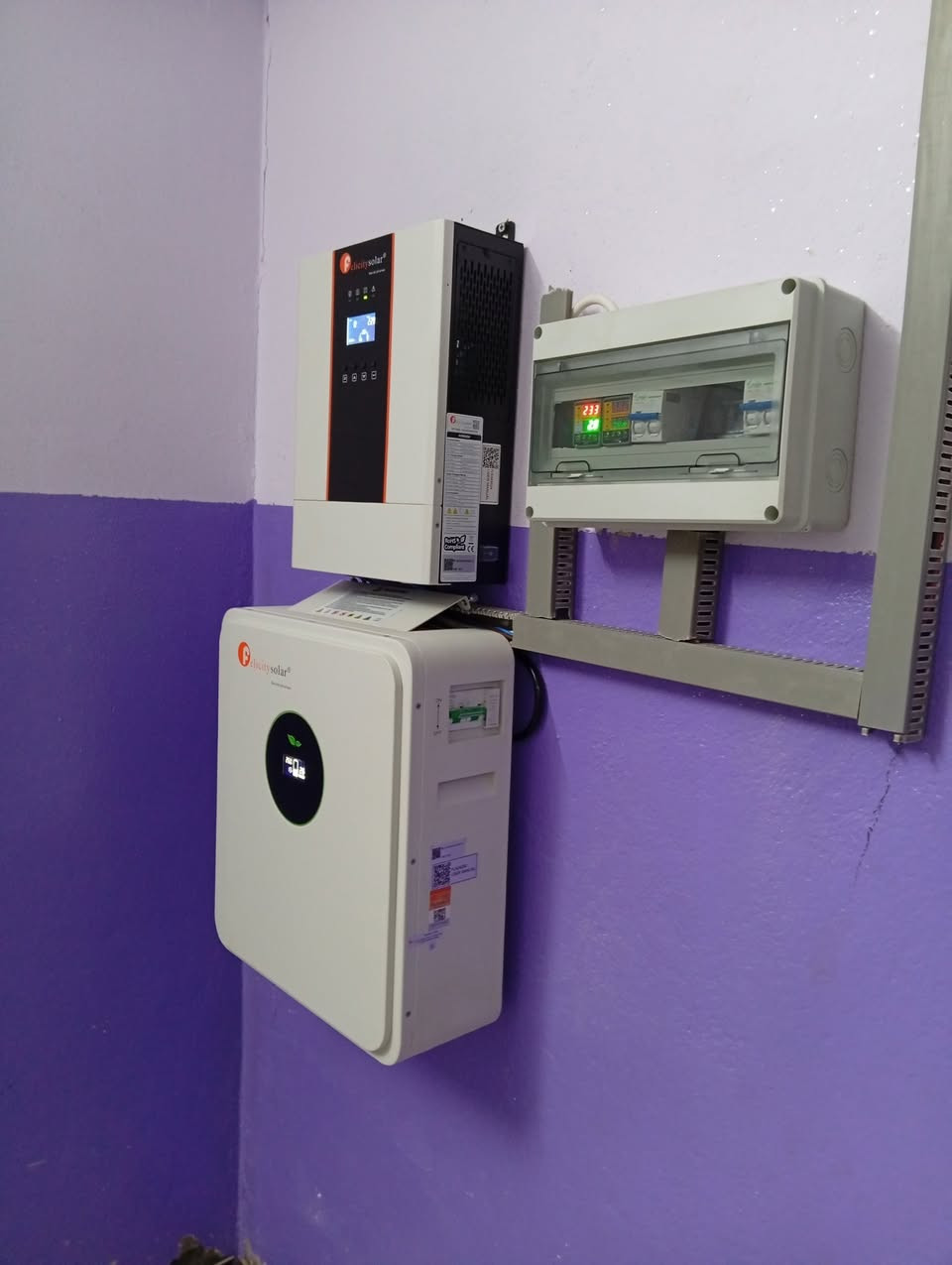 شركة الحربي للطاقه الشمسية
⭕ روح المبادرة والمسؤولية هي ما يدفعنا لتقديم أفضل الحلول التي تناسب إحتياجاتك وميزانيتك 💰

—————————————

تنصيب منضومات طاقه شمسيه 

                         #الموصل #حي #الانتصار (الاخ مروان) 

                 تعملا١٠امبير نهاري ٥امبير ليلي

            يوجد نظام اقصاط————————————

انفلتر  ضمان ١ سنه من تاريخ الربط 

⭐️ بطاريات #ليثيوم   ضمان 5سنه من تاريخ الربط 5كيلو واط عدد1تمتاز هذه البطاريات بقدرة تفريغ #ل80٪ من سعة البطارية وعدد #دورات 6000 دورة بعمر افتراضي15 سنة 

⭐️الواح شمسيه لونجي سعة 615 واط وجهين (Bifacial) نوN-18باس بار 

⭐️قواعد حديد مغلون 

⭐️اسلاك خاصة بالتيار المستمر DC 

⭐️اسلاك خاصة بالتيار المستمر DC

⭐️قواطع خاصة بالتيار المستمر DC 

⭐️توصيلات MC4 

⭐️اجهزة الحماية

ــــــــــــــــــــــــــــــــــــــ

✨متوفرة الآن أجود أنواع المنظومات :

⚡ المنزلية

⚡التجارية

⚡الزراعية  يتوفر 20 حصان 30 حصان  40 حصان 50 حصان 

نحن نضع حداََ للحلول المؤقتة والإنتظار  👌🏻

اطلب الآن المنظومات المصممة لتناسب أي منزل وأي مشروع ✨

للحجز والاستفسار اتصل على الرقم *********** محمد
