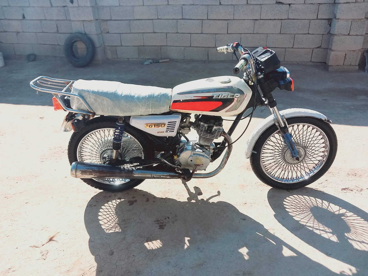 دراجه تايكر موديل 21اوراق كارتونيه  كهربائيات  كامله تخم تاير وياله جدد دبلات مامي خلفي جدد مكينه خير من الله   مكاني ديالى كنعان تصل*********** سعر 310بيه مجال تصل وتدلل
