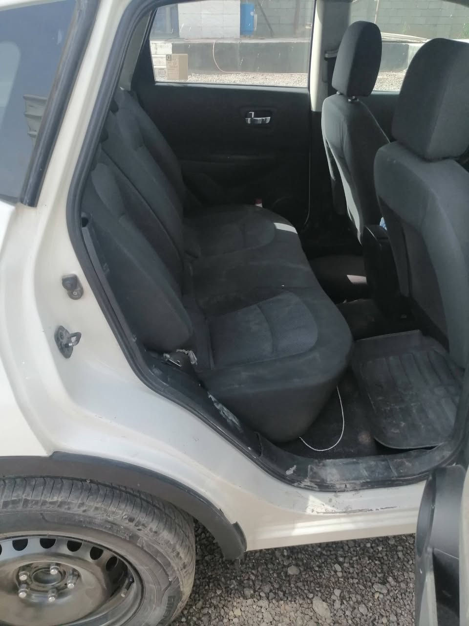 سلام عليكم
نيسان للبيع
***********
