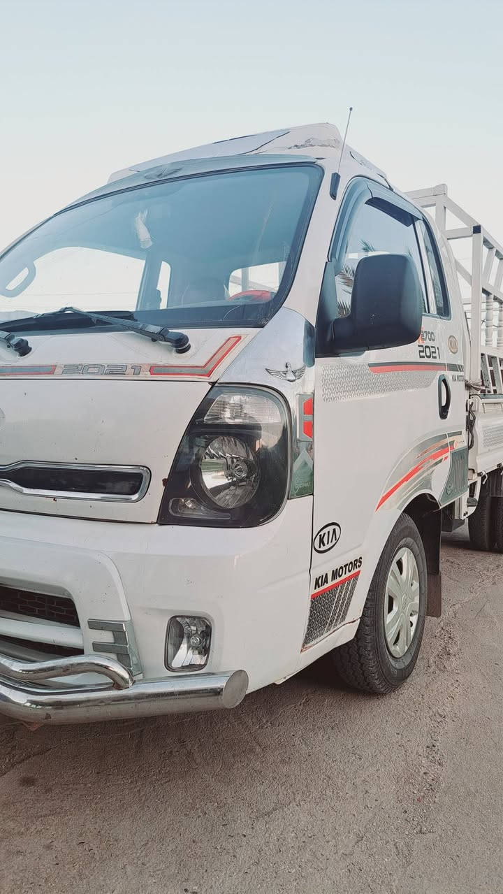 السلام عليكم كيا بنكو للبيع موديل 2015 سيارة جاهزه ونضيفه خير من الله كهربائيات تخم تايرات كلها شغاله
 سيارة مال جناي فقط بيها طخه من كدام #رقم دولي كامل 
العنوان بابل الهاشمية 
السعر 110 بيها مجال بسيط للشراي 
***********
