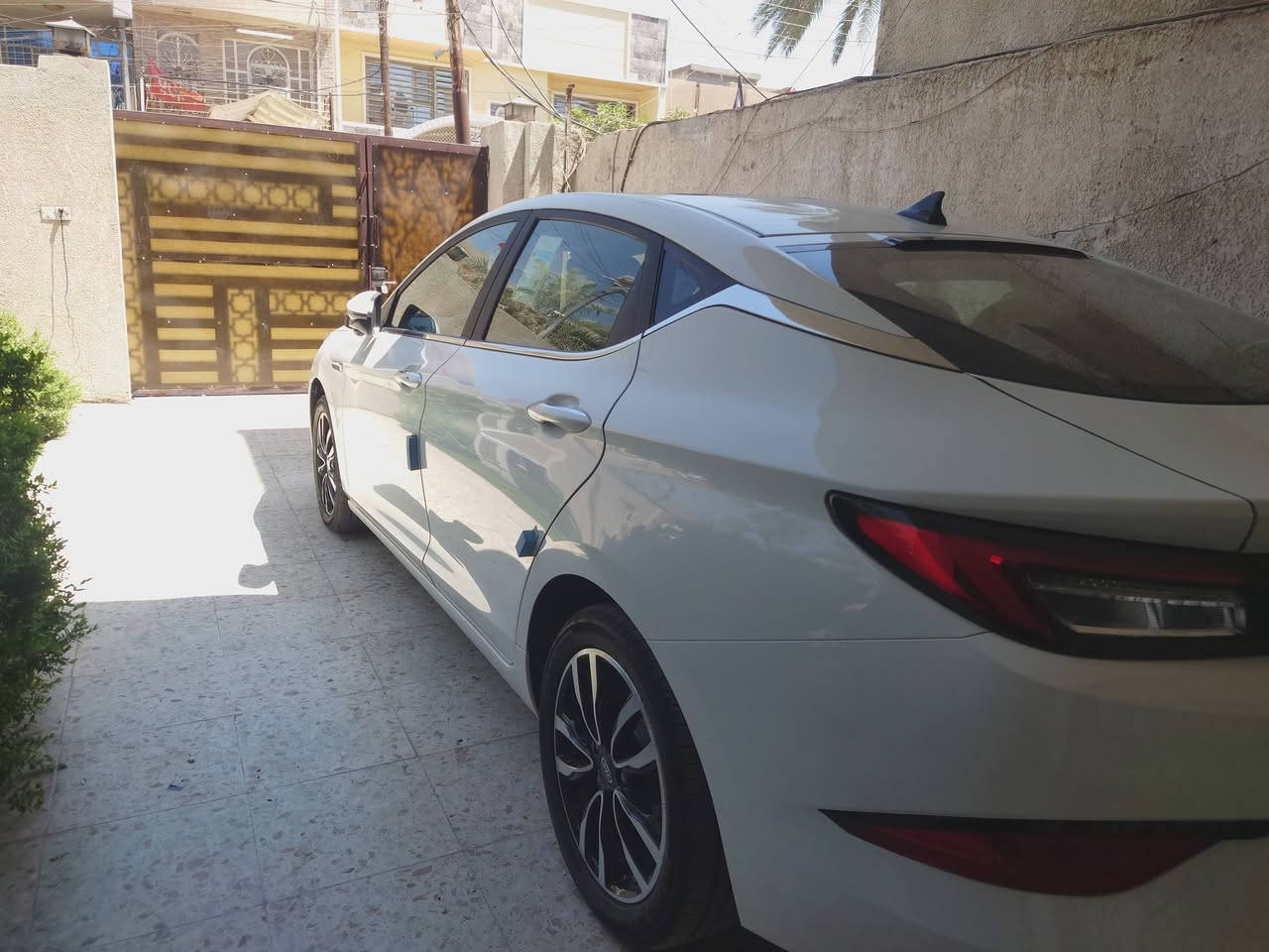 جاك 7 J ماشية 2000 قابل للزيادة بعدها بحالة الوكالة خليجي مكفولة كشن جلد كهرباء كامرات محيطية سلايد روف بانوراما فول تحكمات مري شفط ونقطة عمياء حساسات امامي خلفي  دبل اكزوز ضمان كير ومحرك 6 سنوات وتبديل دهن سنتين مجانا محرك 1500 دوش تنفس تيربو عزم خرافي هزة وسنوية جديدة باسمي *********** السعر ب 18100
