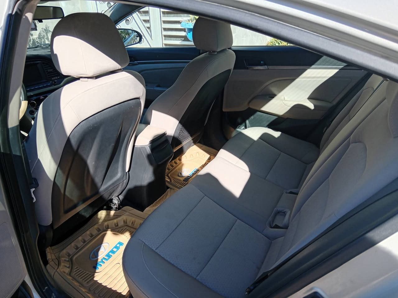 السلام عليكم
سيارة النترا موديل 2017 امريكي
سيارة جديدة دواخل حدادية كله جديد وسيارة نص فول شاشة وبصمة  وخير من الله  بيها كتاب فحص من كر يم حسون وتجي وتشوف بعينك  وسيارة باسمي ثاني يوم نداور  مكان السيارة ناصرية شطرة والاتصال للاستفسار على هذا الرقم *********** سعرها 115 وبيها مجال للشراي
