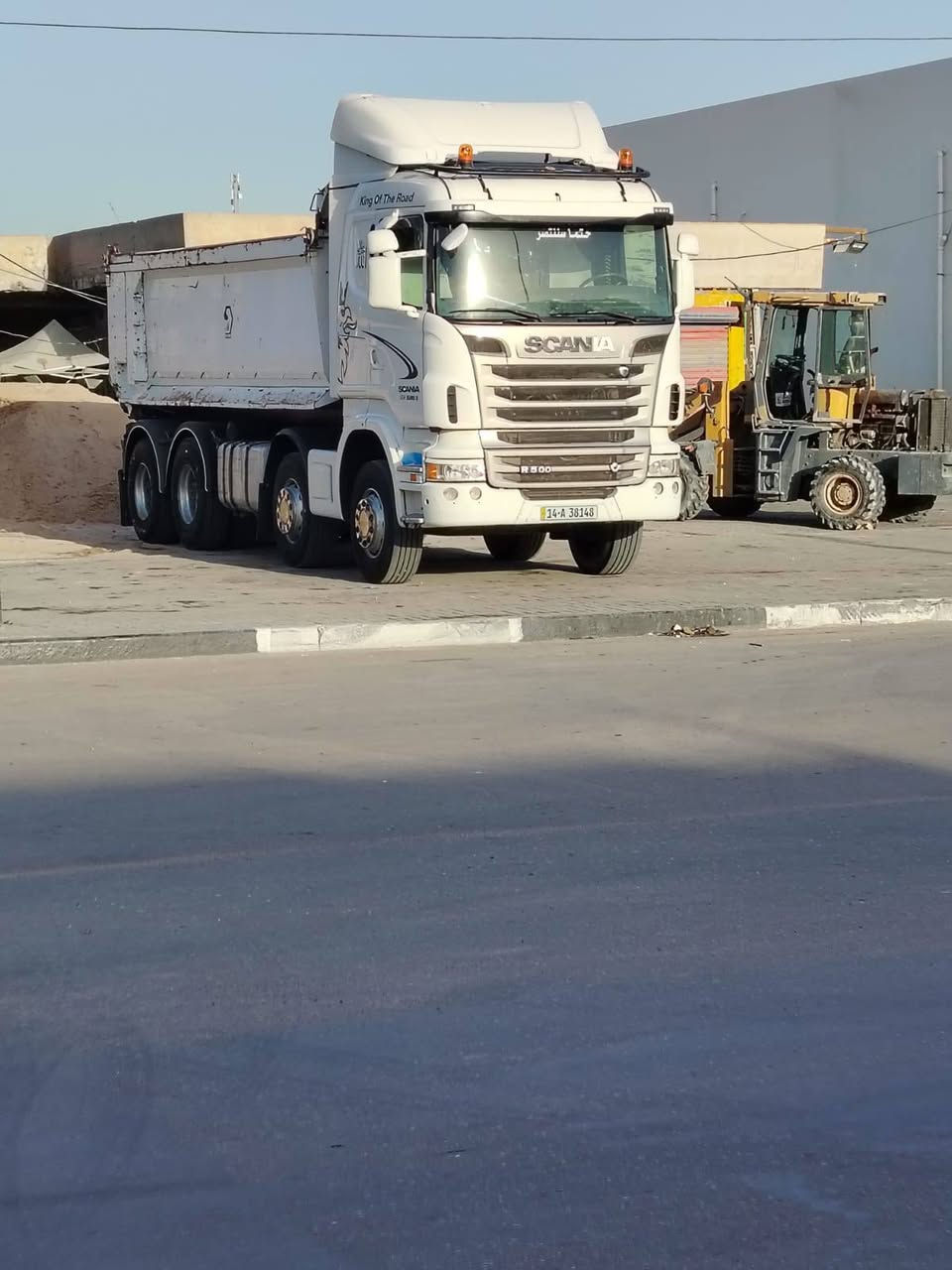 السلام عليكم اسكانيا للبيع موديل 13مكفوله بسمي رقم بصره حجم 500كيرعادي***********36
