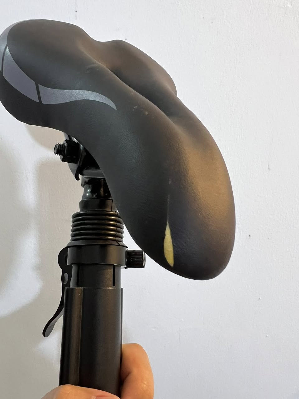 هذا سرج ينشد على السكوترات، بيه شخط صغير مثل ما واضحة بالصورة


**إذا كنت صاحب هذا الإعلان وتريد حذفه لأي سبب، رجاءا أرسل رسالة إلى الدعم الفني**