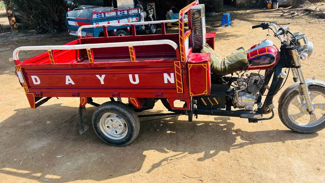 سلام عليكم ستوته للبيع دايون اوراق اصولي موديل2016ستوته مكفوله كفاله عامه نضيفه كلش سعر 1350وبيه مجال رقم الهاتف ***********
