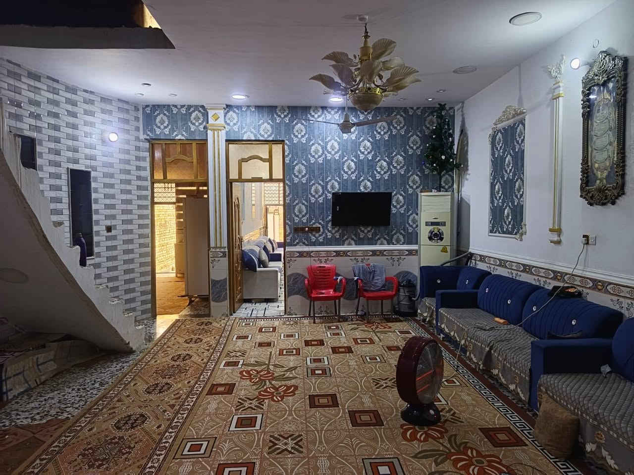 السلام عليكم بيت للبيع طابو زراعي حي العسكري دوانم لازم المساحة ٢٤٠ قاطين بناء حديث قرب مدرسة الحشد السعر ١٥٠ للاستفسار الاتصال
***********
