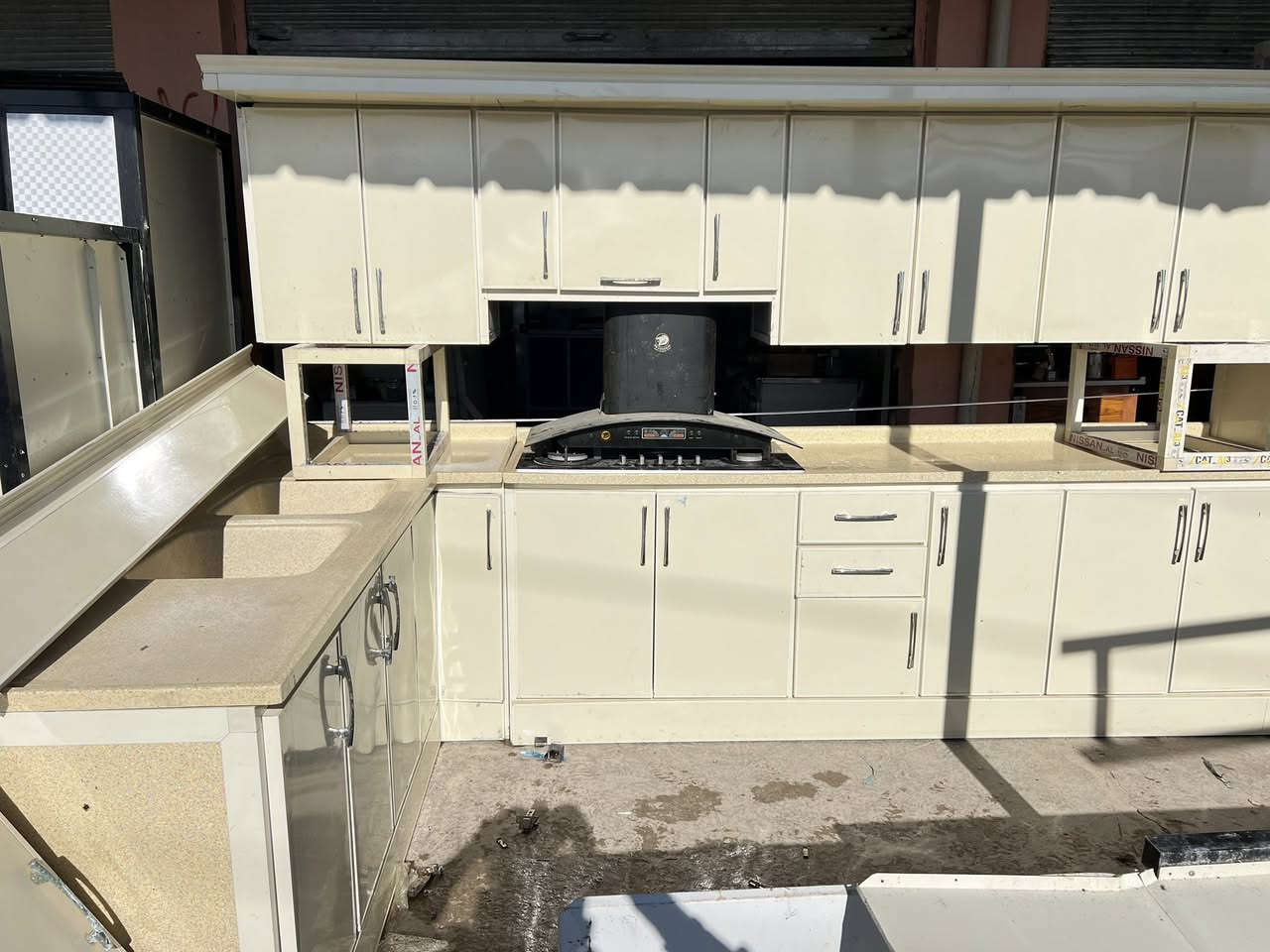 كونتر لبيع نظيف كامل مرمر مع طباخ وساحبه 7قطع ***********
