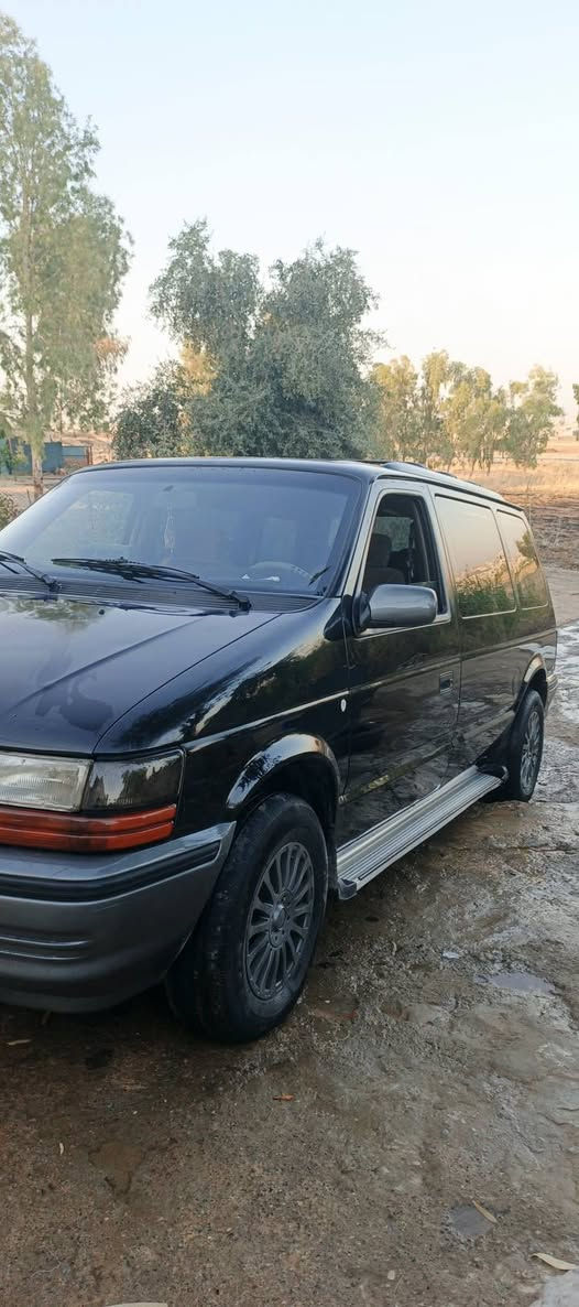 كلايزر موديل 1993 سنويه 2029 اربعه سلندر بلادي محوره اربعه مال دوج شاصي قصير السياره حل حلوه وبلاديه صبغ قبغ مال تقحيل صندوك فقط تبريدها معوز كمبريسر شرط التحويل ***********
