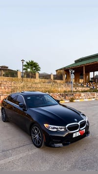 Bmw330i 2022  دفع خلفي ماشية 74.000 كيلو رقم الشاصي 3MW5R1J01N8C51541 ...