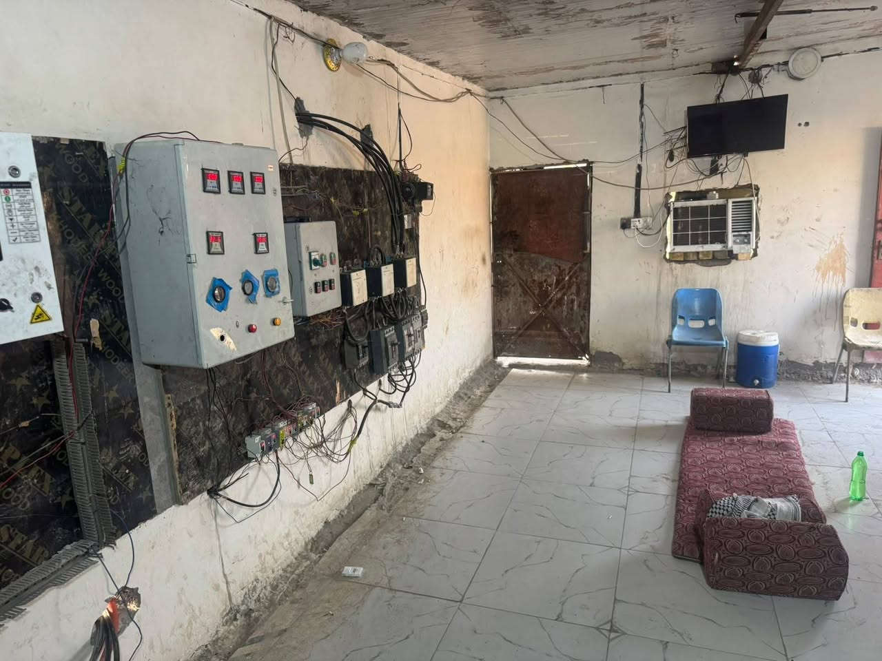 موقع لبيع ناصريه كشمره سجن لصلاحي مكاين ثنين وحده 13 وحده شتاير مجاز جازته 200 كيفي مامطلوب اي شي لا كهرباء ولا ضريبه مصفر اي شي حمل لمولد 850 وقابل لزياد تصال على هاذه رقم ***********
