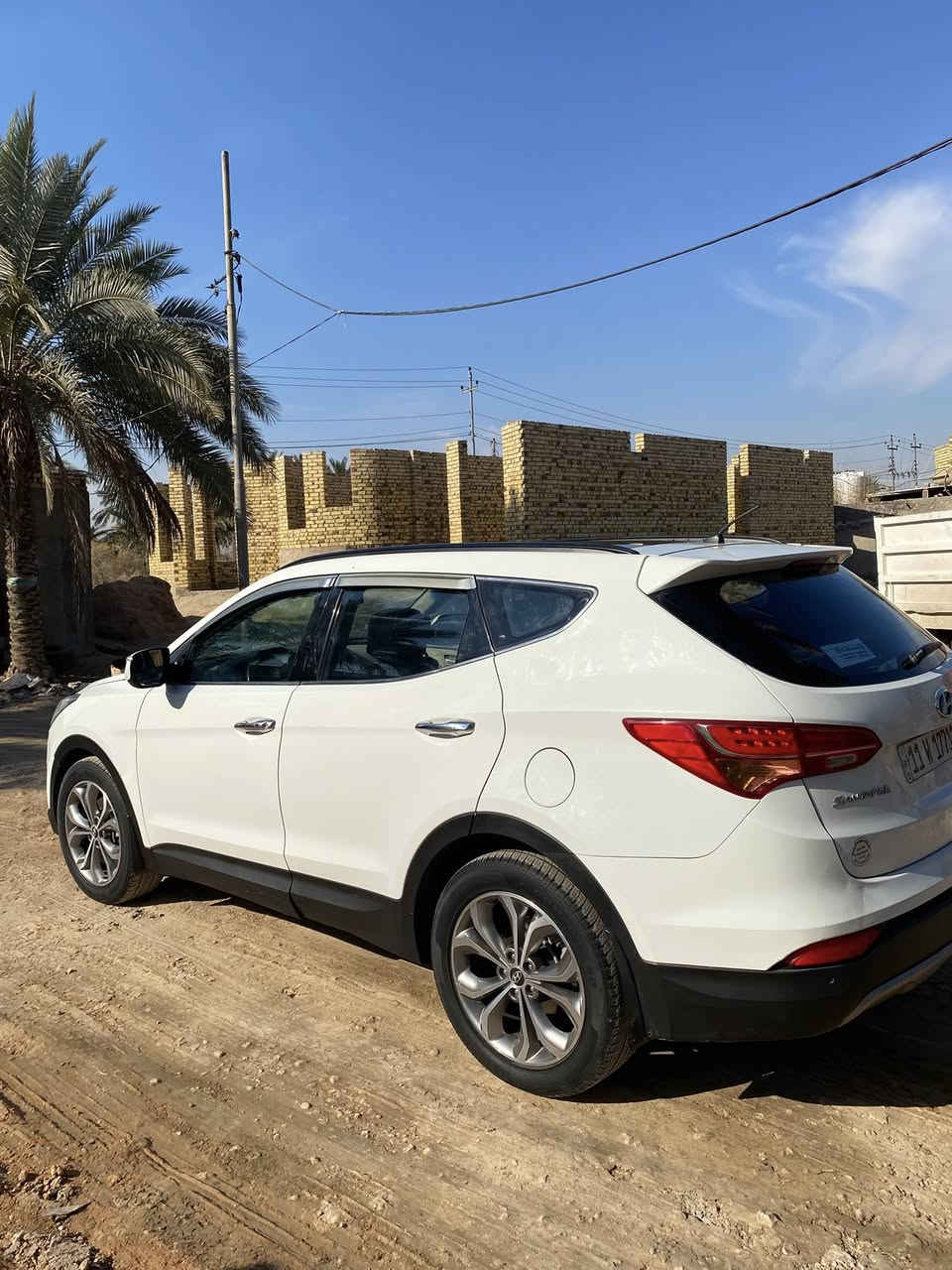 السلام عليكم 
سنتافيه للبيع موديل 2015خليجي كفاله عامه سياره بسمي فول مواصفات سبعه ركاب بنوراما كشن كهرباء سايد بريك دكمه مكينه 6سونار مرفق بلمنشور مكان بابل السعر 180.   للاستفسار ***********
