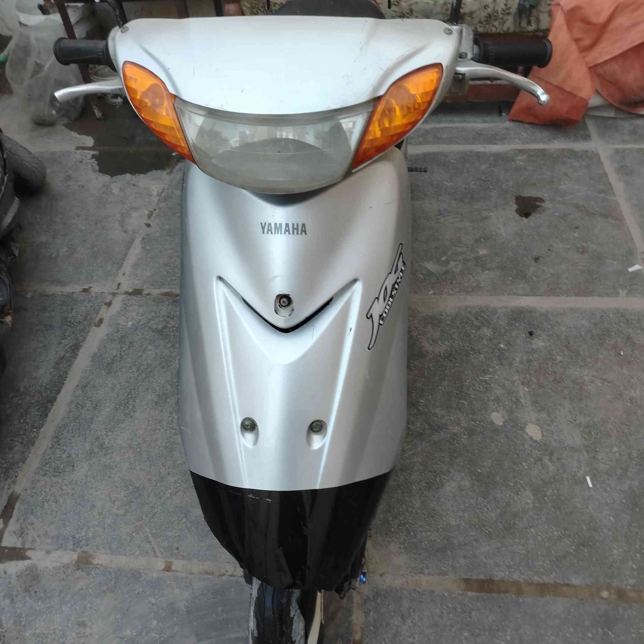 السلام عليكم عصفوريه 60 ام الريمونت شغاله دوسة هندر (السلف شغال بس بي جرخه ميشغلها من اخذتها هيج) 
بيها گلوب امامي لد ماخذه ب 30 الف 
الدراجه كامله تنگر وتطلع سويجين بيها و ريمونت شغال بس تشد قمجي كامل استان تعليگ وستان صفح كهربائي شغال. بيها ضربه كدامك ب الكفر الامامي مضيعها بلاصق.  اشاير عداد سرعه وكيلو متر وعداد بانزين شغالات 
سعرها 200 قفل قفل مكان بغداد مدينة الصدر قطاع 38
***********

بي واتساب
