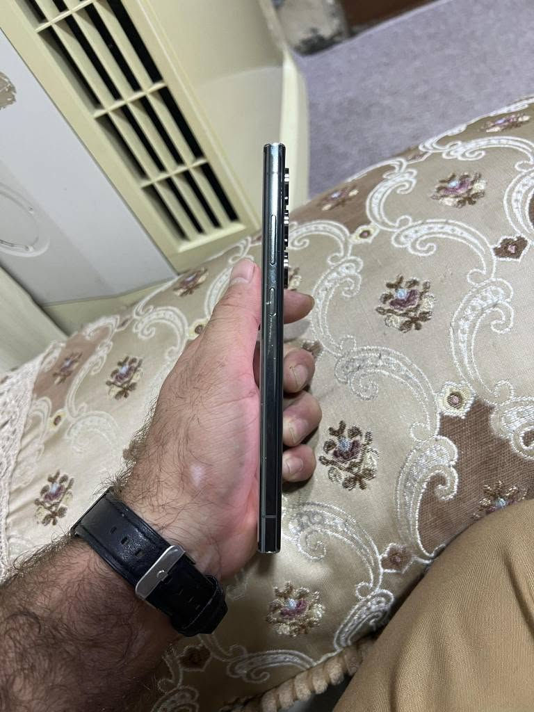 samsung s23ultra  
2سمکارت 
256GB
 سناپ دراگۆنی 8 جین 2 
ئەو پەڵەی تێدایە لەشاشەکەی 
شکاوی نیە 
پەنجەمۆر مەزبوت 
پاتر 5000 ملی ئەمپێر 
کامێرای 200مێگاپێکسڵ 
100x زوم 
هەموشتێکی بەشەرتە تەنها ئەوپەڵەی هەیە بەشەرتی ئەوەی زیاد نەکا خۆم ساڵێکە  بەکاری دێنم رانية, السليمانية


**إذا كنت صاحب هذا الإعلان وتريد حذفه لأي سبب، رجاءا أرسل رسالة إلى الدعم الفني**