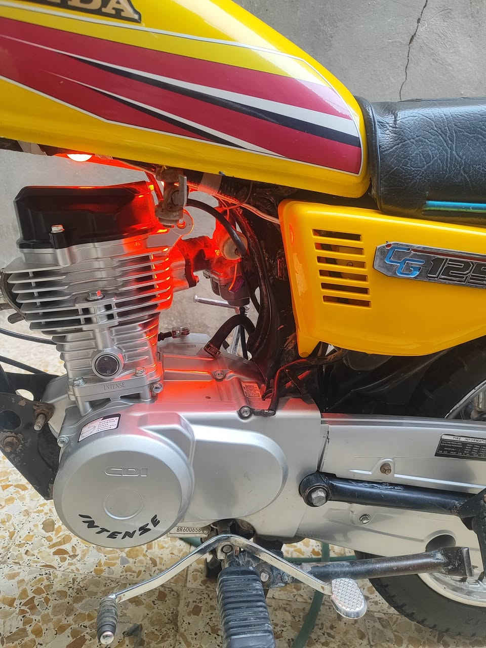 دراجه للبيع شاصي تايگر 2019 تعمير 2025 
وكيلها حمودي العارضي مكينه برغي مامفتوح منها شلعه فول كهربائيات كلها شغاله ماعايزه كلشي تفحص وين ميعجبك سعرها 850 وبيها مجال رقم *********** اتصل وبيك خير ودلل مكان كوفه قرب جنات الكوفه
