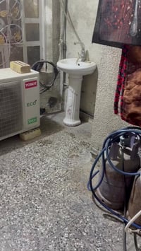 بيت للبيع مساحة 75متر الزعفرانية شيشان شارع الكهرباء شراي خابرني 07740...