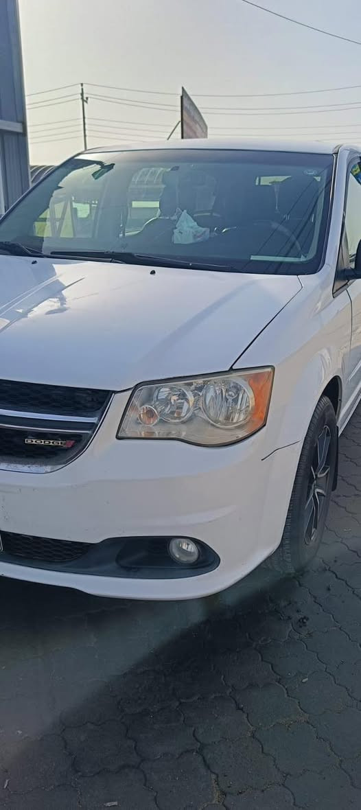 سياره دوج كرفان مديل 17
رقم أربيل سنويه منتهيه ٢٤
سياره بل البصره 
سعر 145
***********
خوان اني مكلف بل نشر
