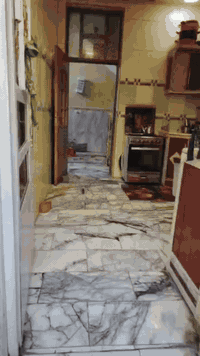 للبيع نصف قطعه اماميه قطاع 46 وره دائره الكهرباء سعر 165 تواصل 0771910...