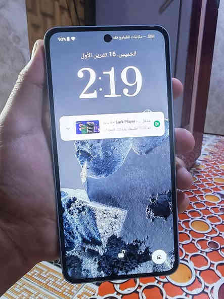 سلام عليكم Nothing Phone 3a Pro تفاصيل موجود توصيل 
ذكره 256+عشوائيه 12
 البطاريه 5000 
الكاميرا: خلفية ثلاثية 50+50+8 م.ب. / امامية 50 م.ب.
ساعه هديه 
 لون رصاصي 
السعر 650 
للعنوان البصره القبله حي القائم الرقم ***********
***********
