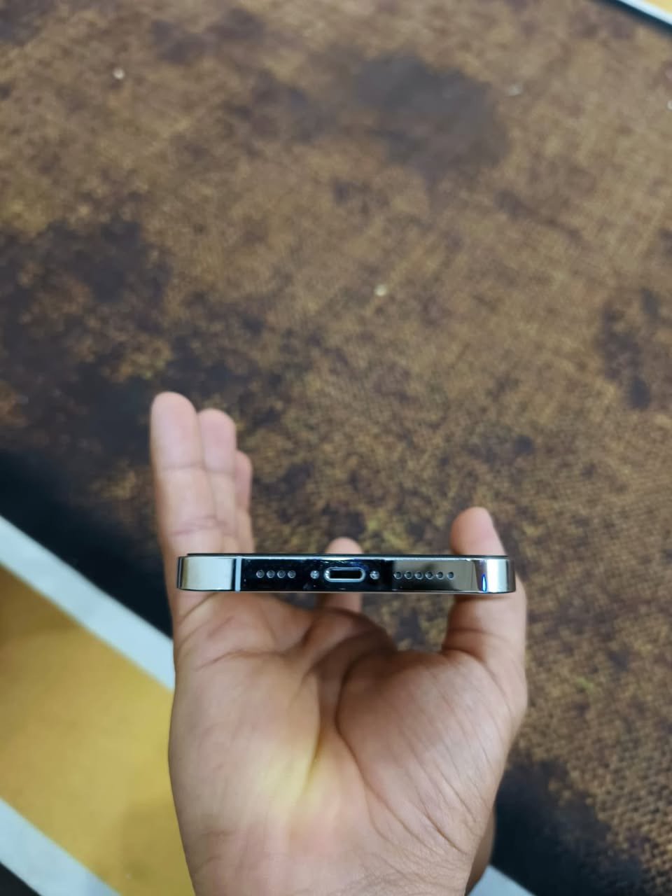 سلام عليكم أيفون 13 برو ماكس ذاكرة 256 بطاريه 85 ويا شاحنه وكفر جهاز نظيف جدا جدا 
سعره 730 وبي مجال قليل 
مكاني نجف حي ميسان 
*********** متواجد واتساب او اتصال
