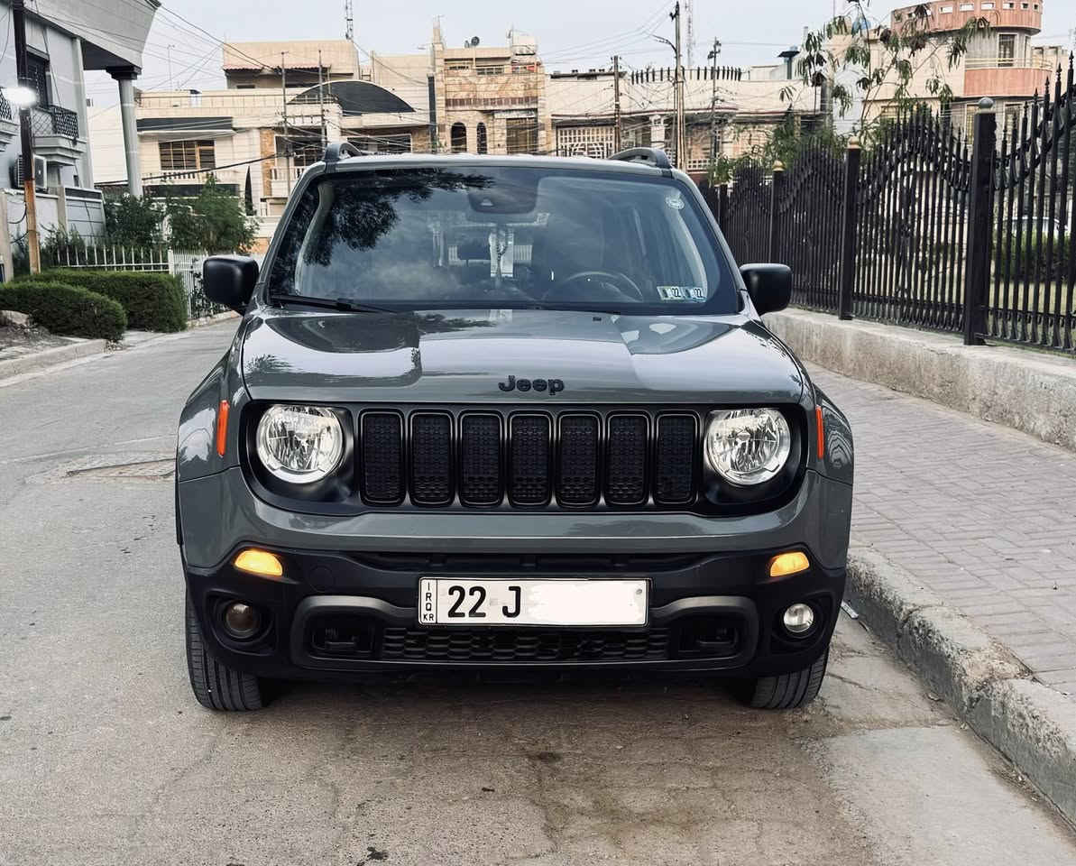 السلام عليكم 

Jeep Renegade S
    - موديل 2021 
    - المسافة المقطوعة ١٠٣,٠٠٠ كيلو متر 
    - حالة السيارة جيدة جدا من ناحية المحرك و الكير برغي ممفتوح بيها ولكن يحتاج بعض الترتيب 
    - حادثها صندوق موضح في الصورة لا يوجد صبغ ما عدا مكان الحادث 
    - تبريد ١٠٠٪؜ 
    - حدادة ٨٠٪؜
السعر ١٥,٠٠٠$ وبيها مجال 
للتواصل 
***********
