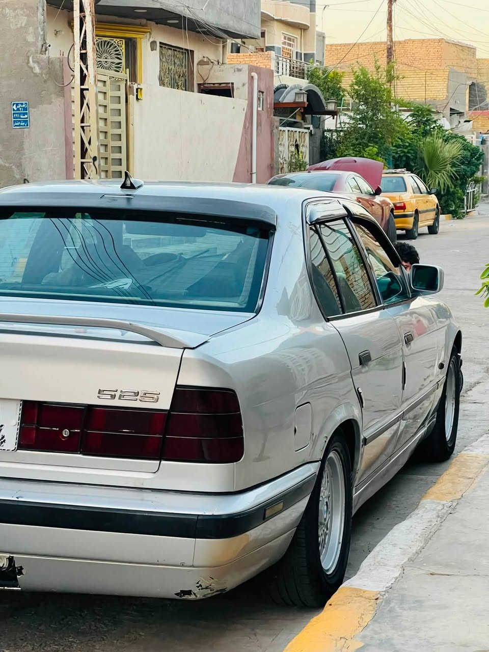 سلام عليكم بي ام مراوس مع جالنجر ونطي فرق نقد محرك ٢٥ مسكر كيوتماتيك سيارة جاهزة مابيهة اي نقص تخم تاير صدر خلفي امامي تبريد ثلج السيارة فول كشنات جلد تدفئة بل كشنات كشنات كهرباء ٣ بردات مكاني بغدادالحسينيه سعر٥٣.  ***********
