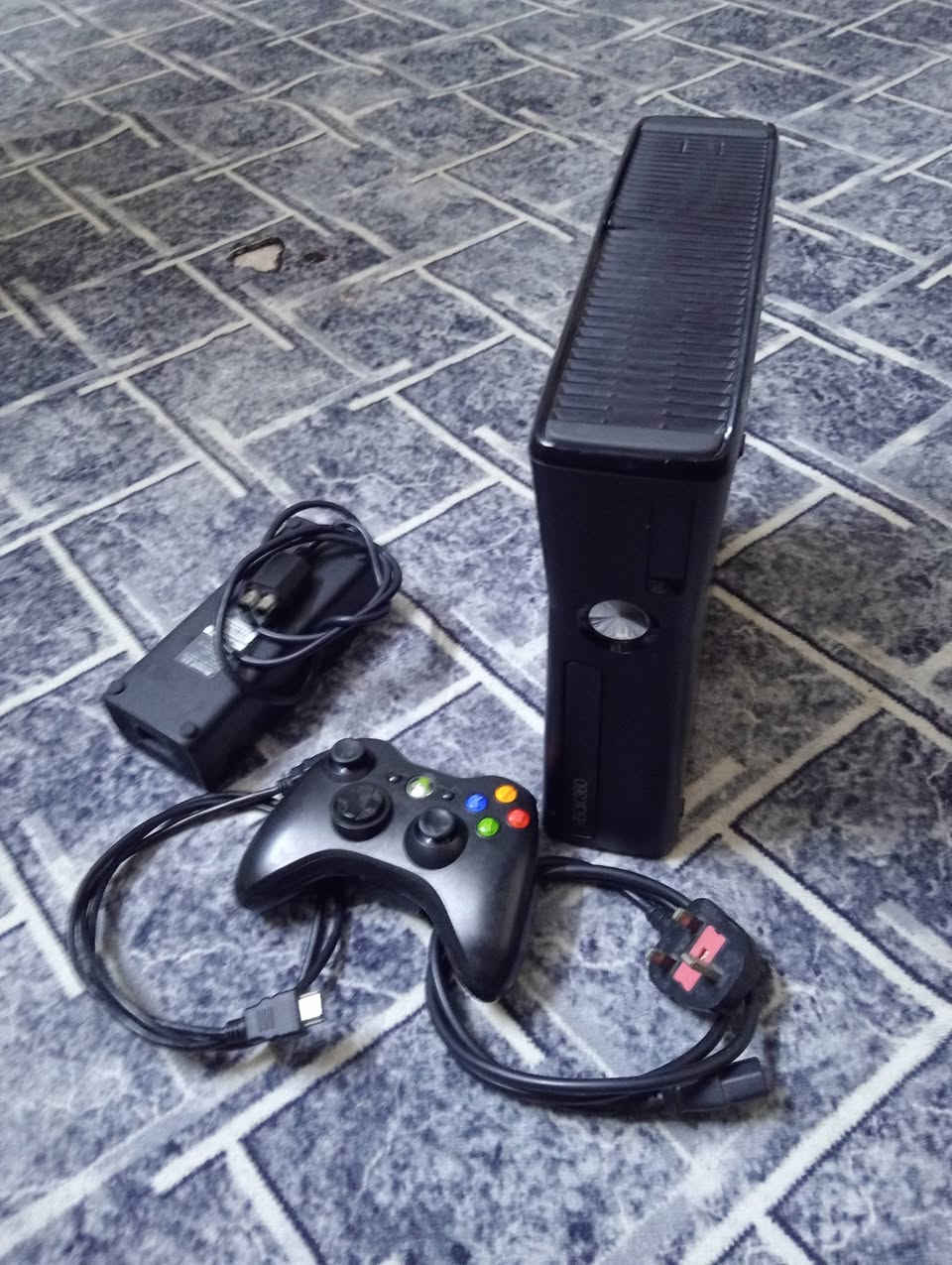 سلام عليكم اخوان XBOX360كولل العاب مهكر فول سعر 100شراي هاي رقم ***********
