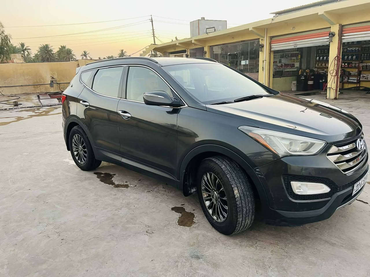 السلام عليكم 
سنتافيا١٣ فول عدا البنوراما محرك ٢٤٠٠ جديد رقم بغداد بيها قطعتين باب وجاملغ بدون دواخل مكان السيارة بديالى بلدروز السعر 130$ وبيها مجال قليل ***********
