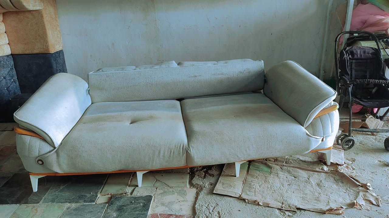 قنفه تركي تصير سرير  تسكام درجه اوله نظيفه وجاهزه السعر 90
سنكي متر نظيفه وجاهزه استيل اصلي السعر 50 وبي مجال 
ميز طعام جام نظيفه وجاهزه السعر 70 المكان نجف حي العسكري كبل شارع السبيس قرب السوق المخضر *********** واتساب
