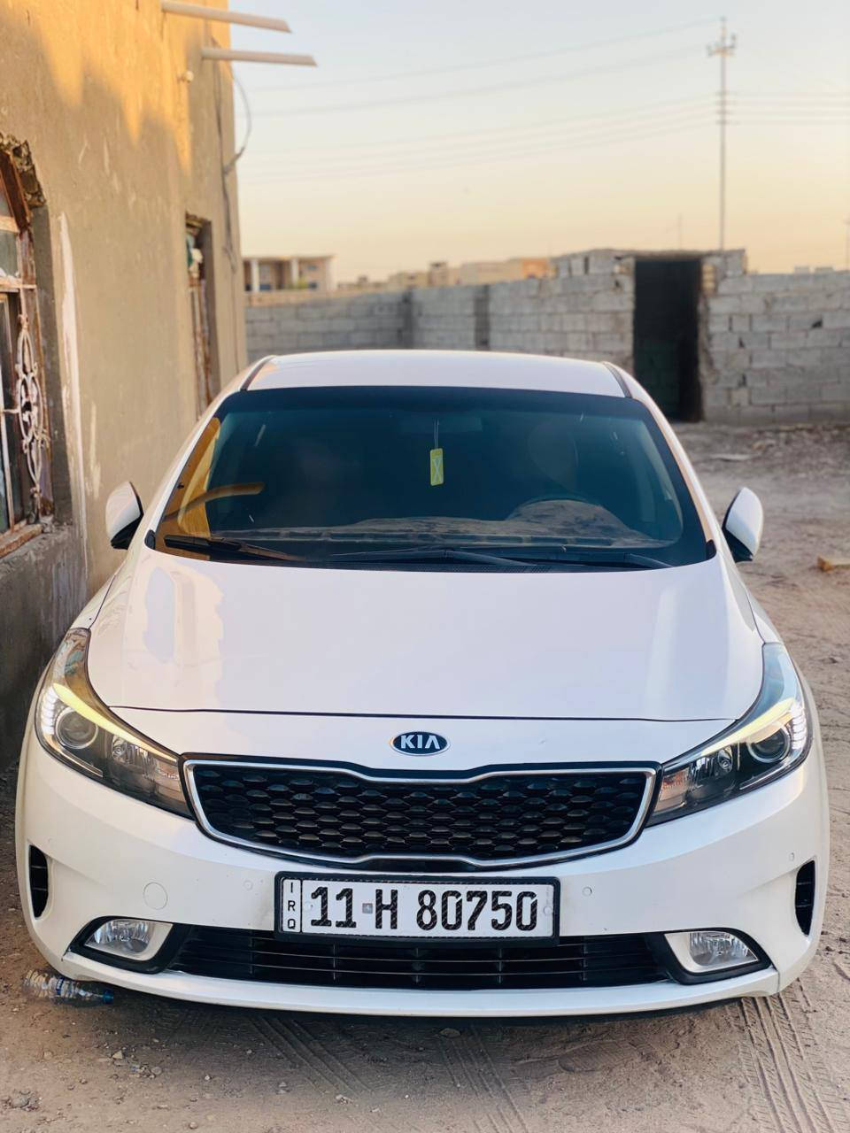 للبيع كيا سيراتو موديل 2018موصفات ماعده البصمه وفتحه بيه بس دوسه صبغ فقط ولباقي كفاله عامه رقم بغداد بسمي 
موصفات
لد امامي

حساس امامي وخلفي

شاشه وكامره

ثلاجة
شفتات ستيرن

نضام سبورت نضام ايكو.         *********** 

مرايات شفط
ويل كب
مثبت سرعه

نضاره وساحبه
بعد بيه موصفات.       سعره 145وبيه مجال قليل
