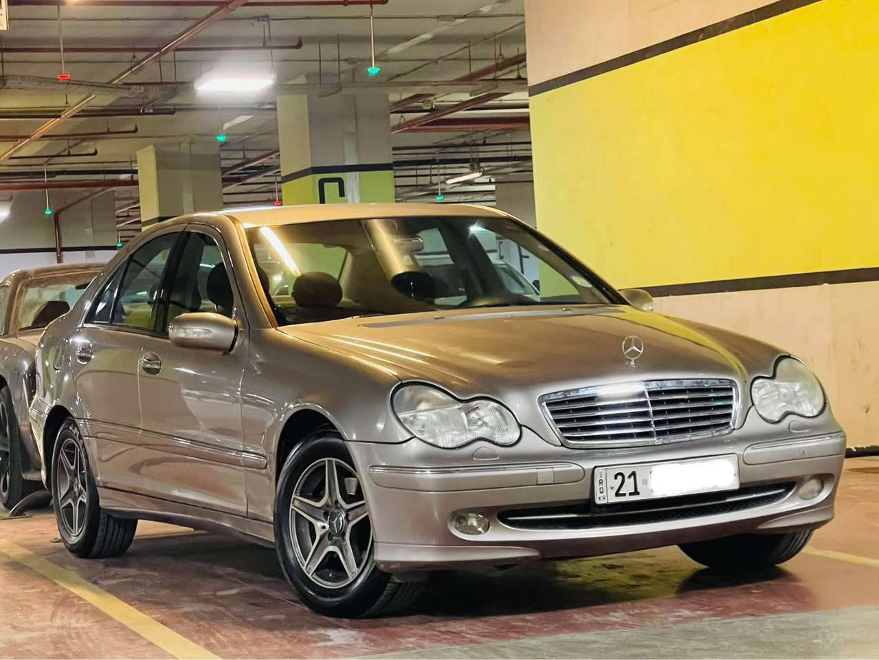⁨ ⁨ ⁨للبيع …

النوع : مارسيدس
الموديل : C Class 180
سنة الصنع : 2003
المحرك : 4 سلندر ( كومبريسر ) / C 200 محرك
ناقل الحركة : اوتوماتيك
نوع الوقود : بنزين
الحالة : خليجي / ( 7 ) قطعة صبغ
صورة السونار مرفقة مع صور السيارة

السعر : 9,500$

السيارة رقم شمالي /سليمانية

📱*********** - *********** أربيل, العراق
