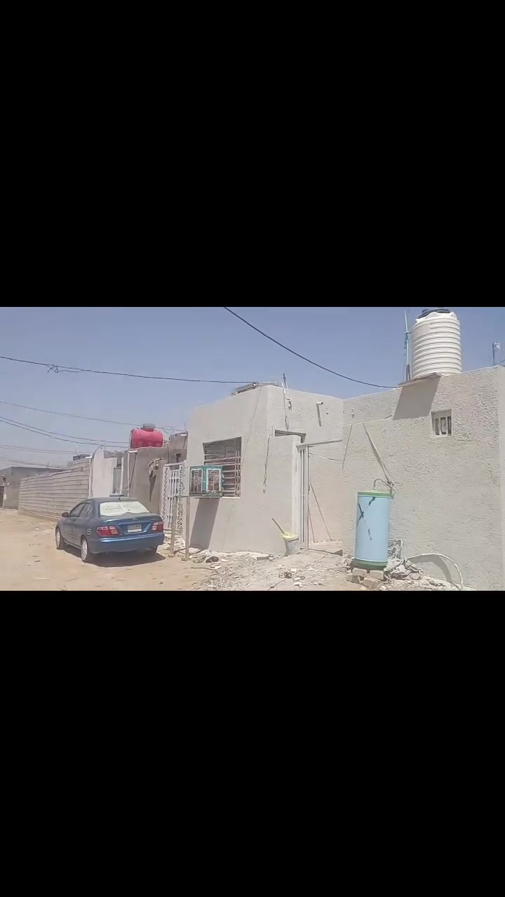 السلام عليكم دار للبيع المساحه 100 متر مربعه السعر 18 العنوان شارع المعمل قفا جامع الخزاعل البيت ركن شارعين الاستفسار اكثر الاتصال بالرقم ***********

