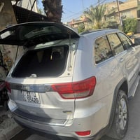 جيب كراند شيروكي لاريدو 2012 نص فول أمريكي أكلين  بدون صبغ ولا حادث بس...
