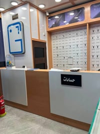 فاترينات عرض • خشب وزجاج • هوكات تعليق